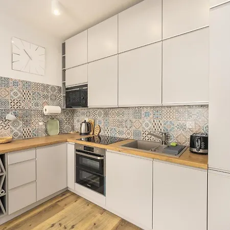 Sunset Ii, Nadmorska 104 *