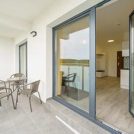 Sunset Ii, Nadmorska 104