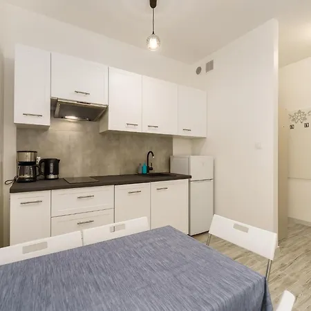 Sunset Ii, Nadmorska 104