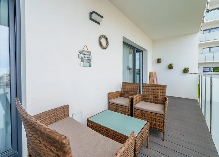 Sunset Ii, Nadmorska 104