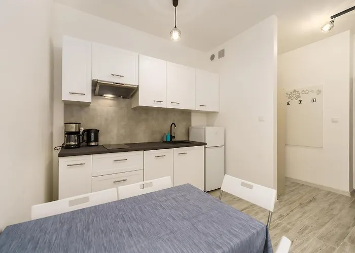 Sunset Ii, Nadmorska 104