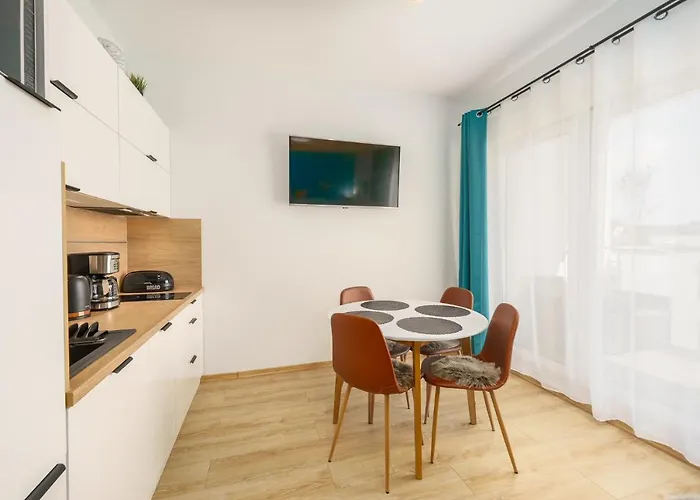 Sunset Ii, Nadmorska 104